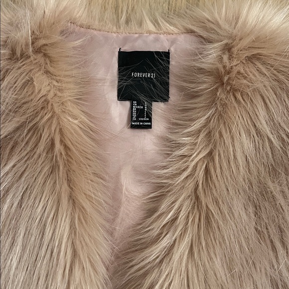 Faux fur vest - Picture 2 of 3